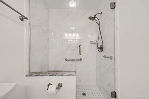 6 Hidden Green Lane Larchmont NY 10538