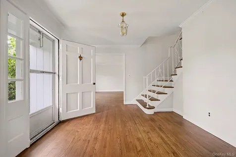 6 Hidden Green Lane Larchmont NY 10538