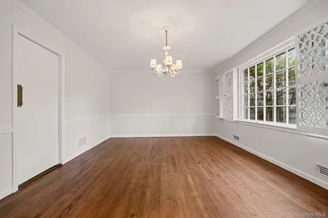 6 Hidden Green Lane Larchmont NY 10538