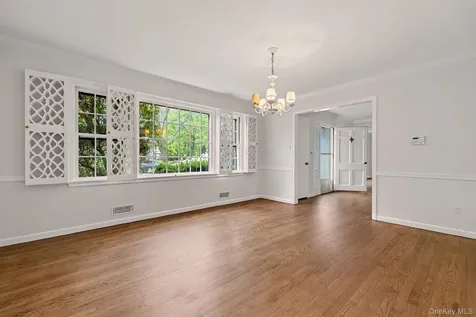 6 Hidden Green Lane Larchmont NY 10538