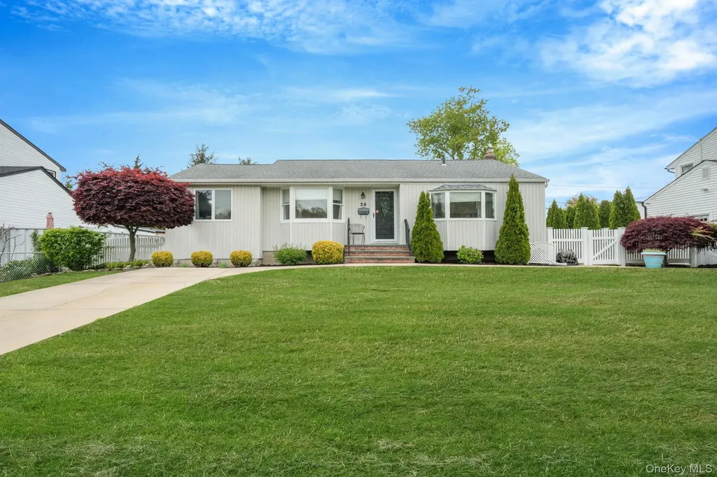 29 Franklin Street Islip NY 11751