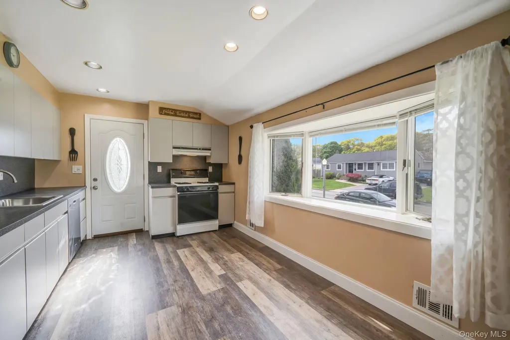 29 Franklin Street Islip NY 11751