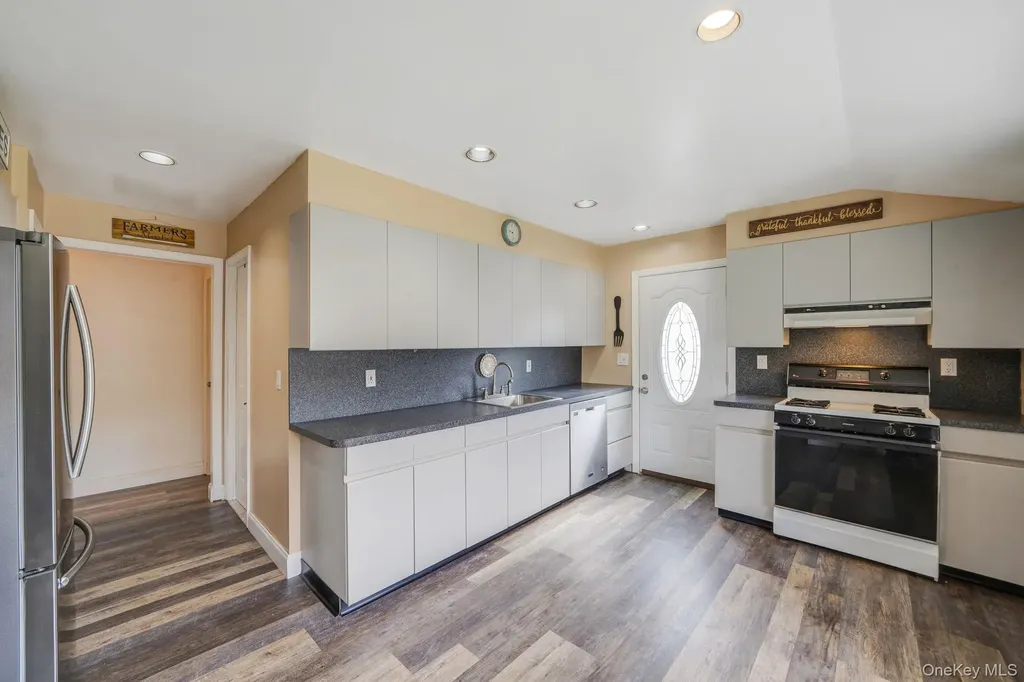 29 Franklin Street Islip NY 11751