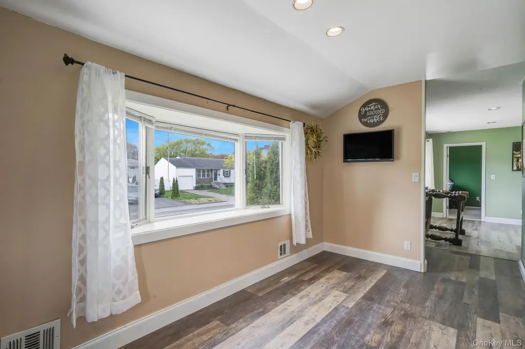 29 Franklin Street Islip NY 11751