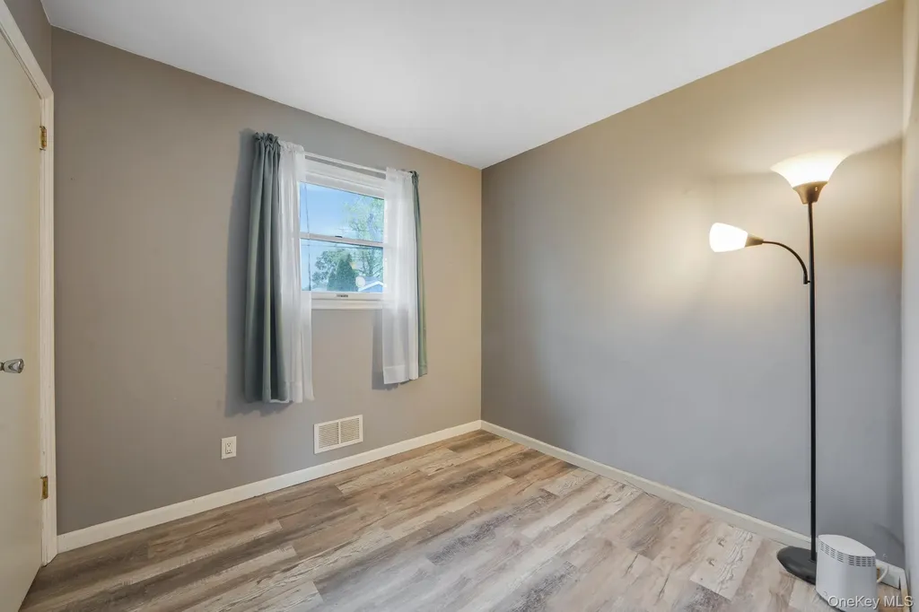 29 Franklin Street Islip NY 11751
