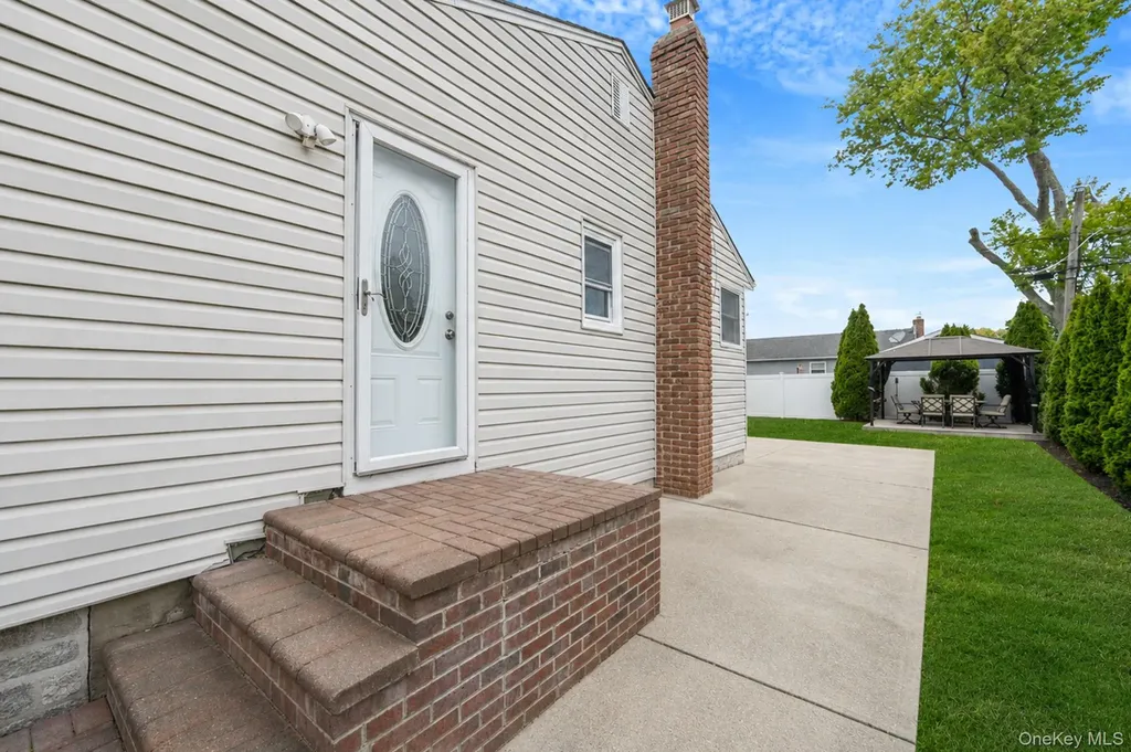 29 Franklin Street Islip NY 11751