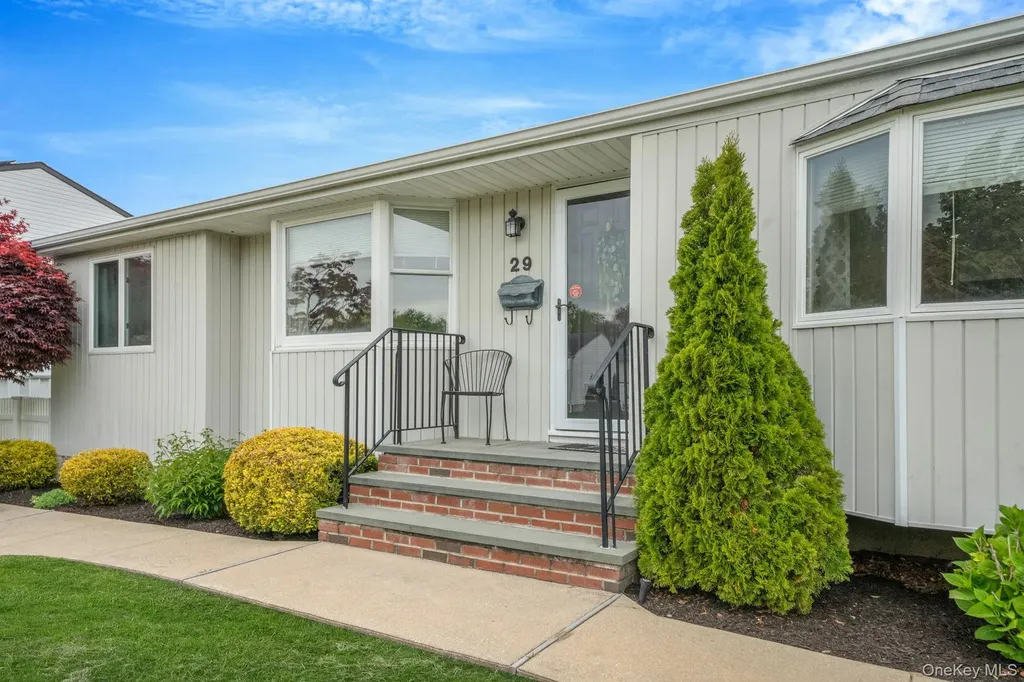 29 Franklin Street Islip NY 11751