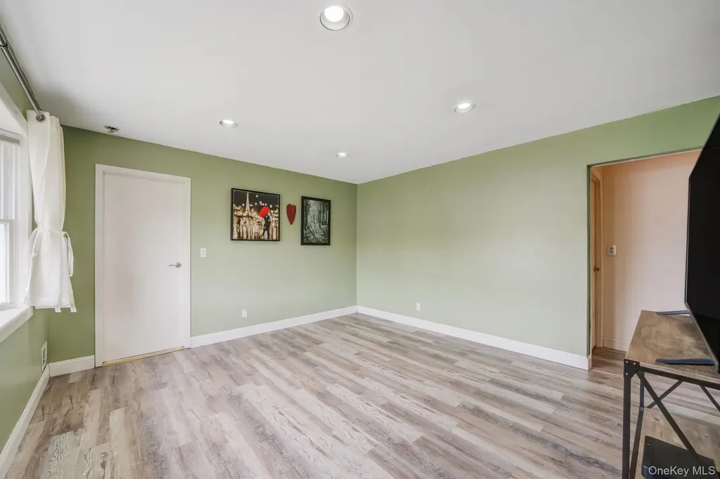 29 Franklin Street Islip NY 11751