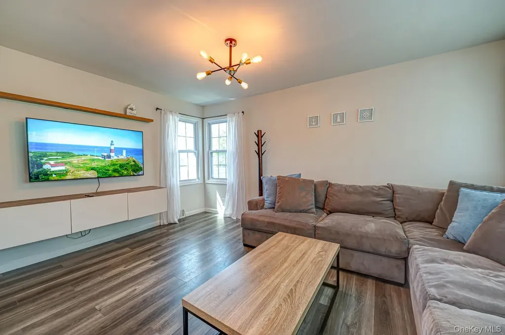 48 Springville Road Hampton Bays NY 11946