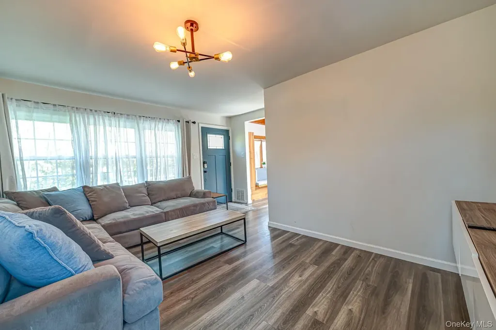 48 Springville Road Hampton Bays NY 11946