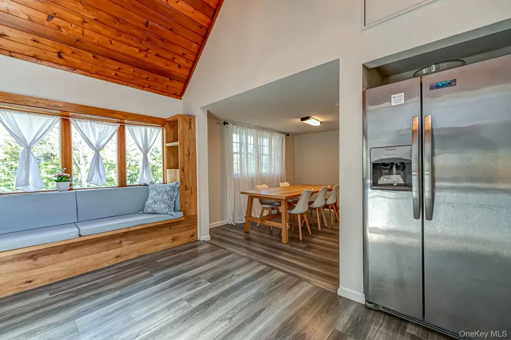 48 Springville Road Hampton Bays NY 11946