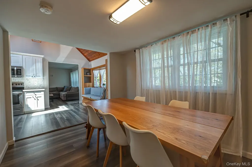 48 Springville Road Hampton Bays NY 11946