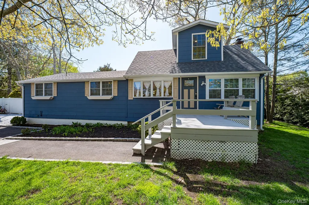 48 Springville Road Hampton Bays NY 11946