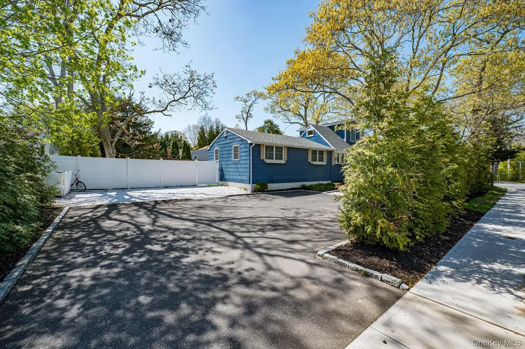 48 Springville Road Hampton Bays NY 11946
