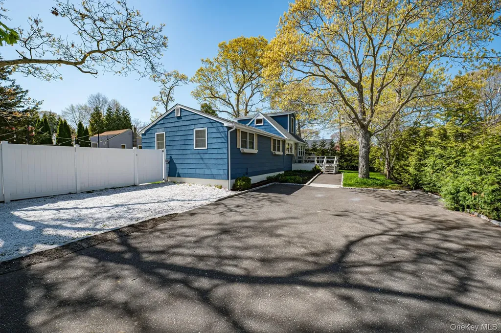 48 Springville Road Hampton Bays NY 11946