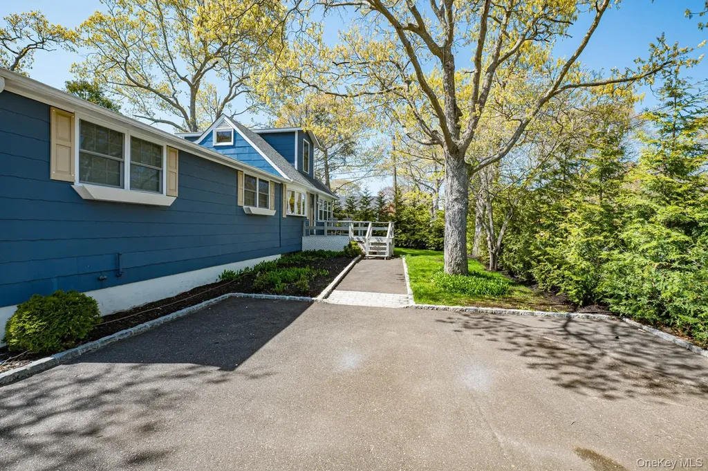 48 Springville Road Hampton Bays NY 11946