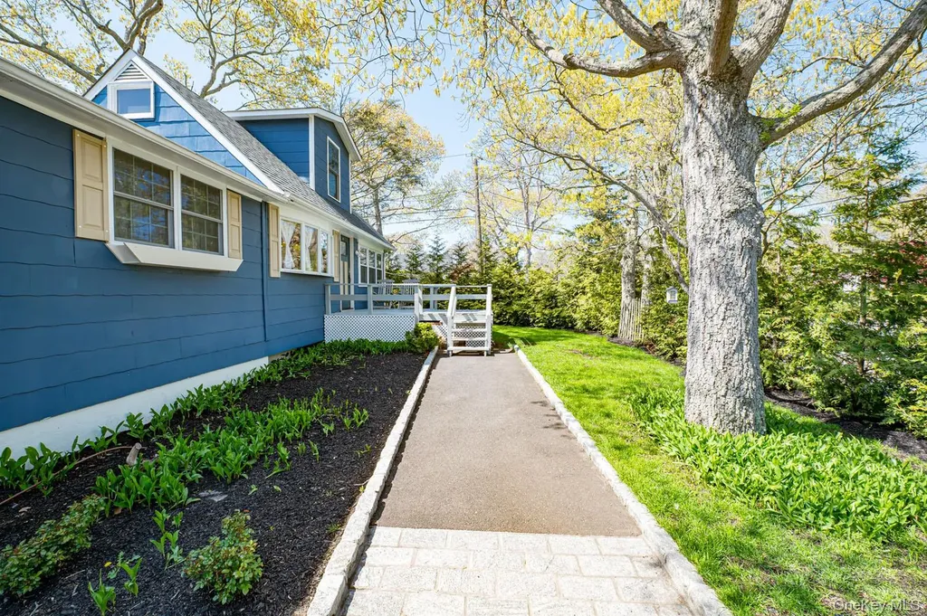 48 Springville Road Hampton Bays NY 11946