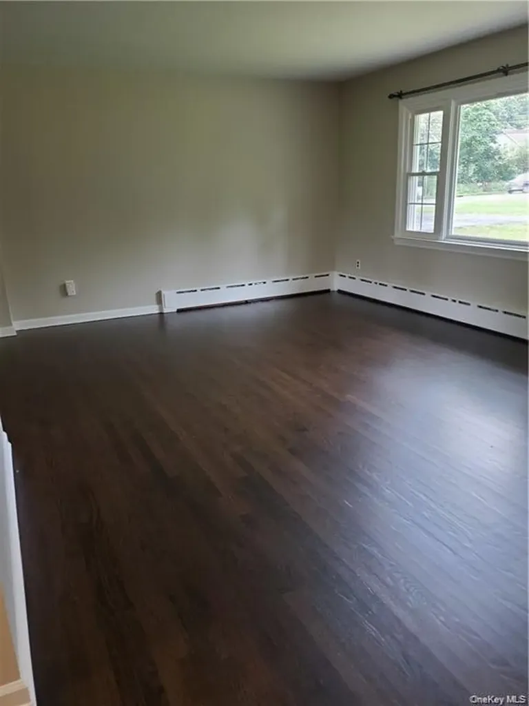 349 S Middletown Road Nanuet NY 10954