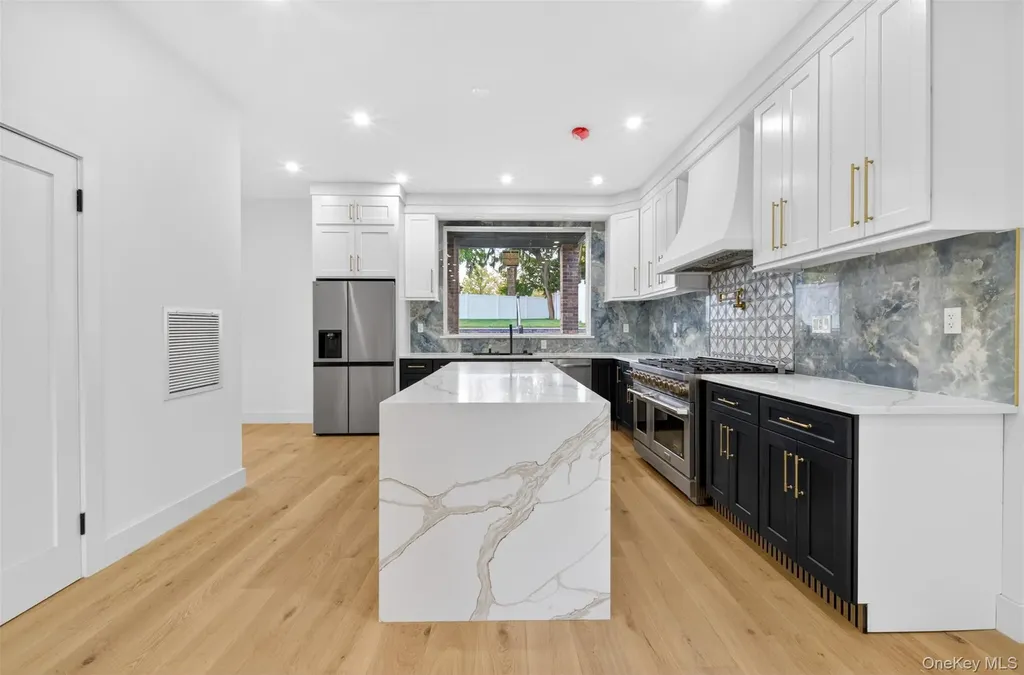 8366 Charlecote Ridge Jamaica NY 11432
