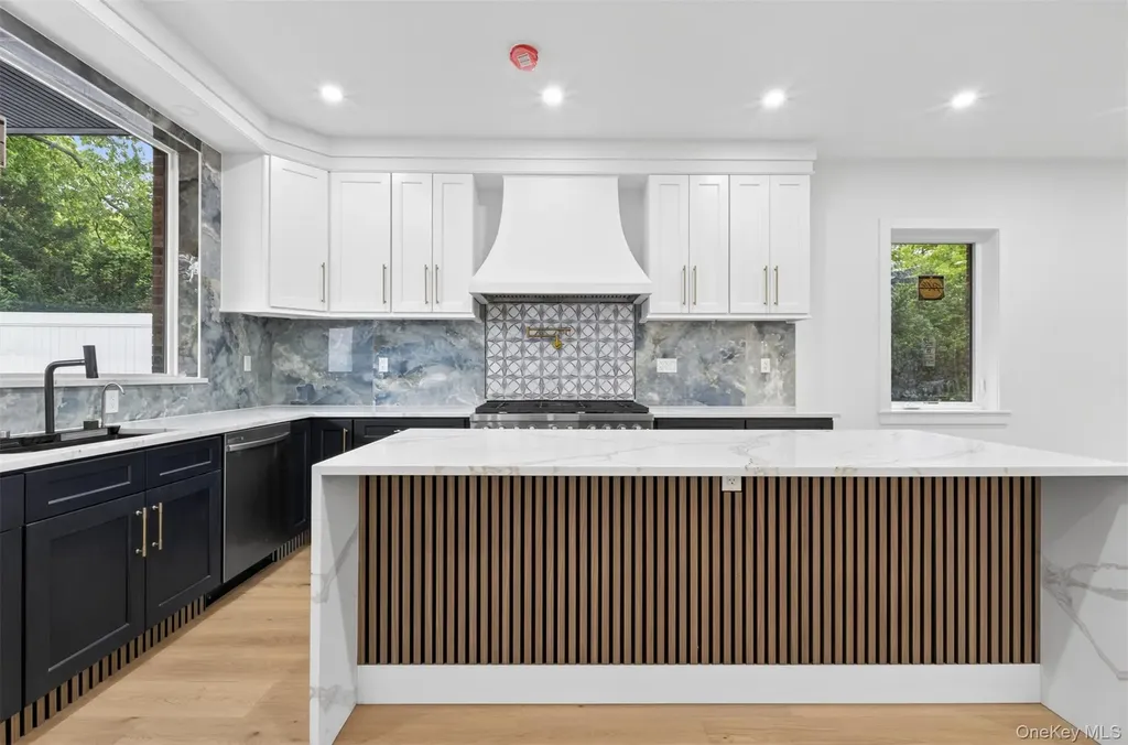 8366 Charlecote Ridge Jamaica NY 11432