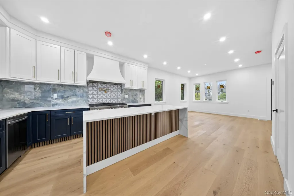 8366 Charlecote Ridge Jamaica NY 11432