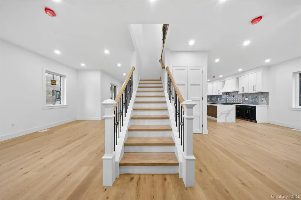 8366 Charlecote Ridge Jamaica NY 11432