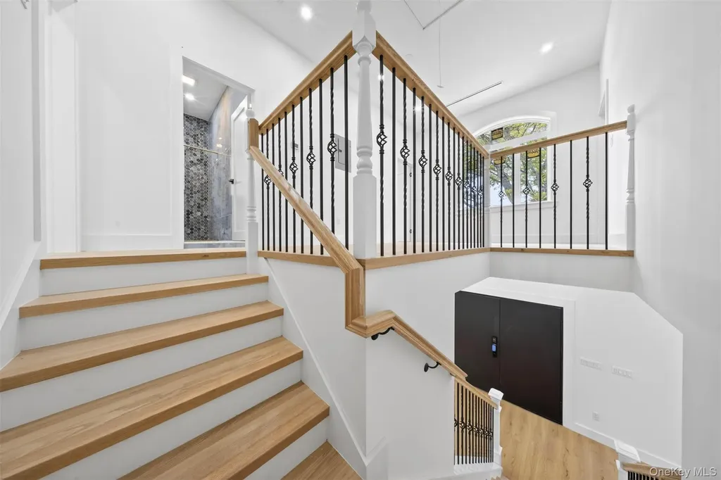 8366 Charlecote Ridge Jamaica NY 11432