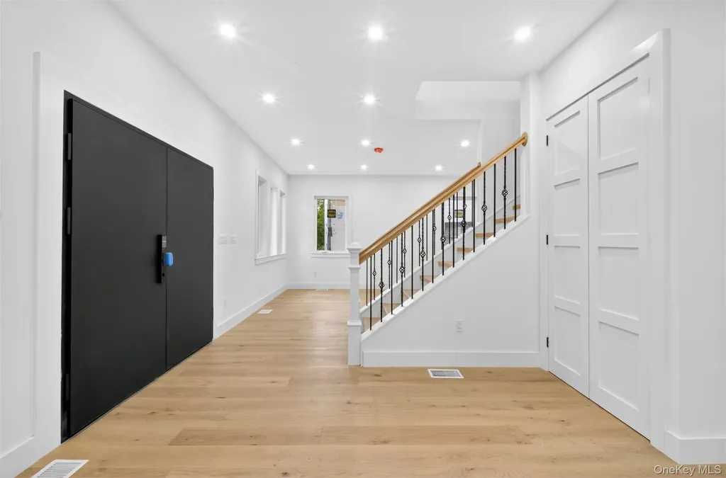 8366 Charlecote Ridge Jamaica NY 11432