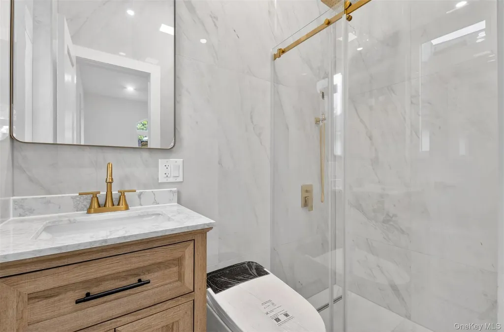 8366 Charlecote Ridge Jamaica NY 11432