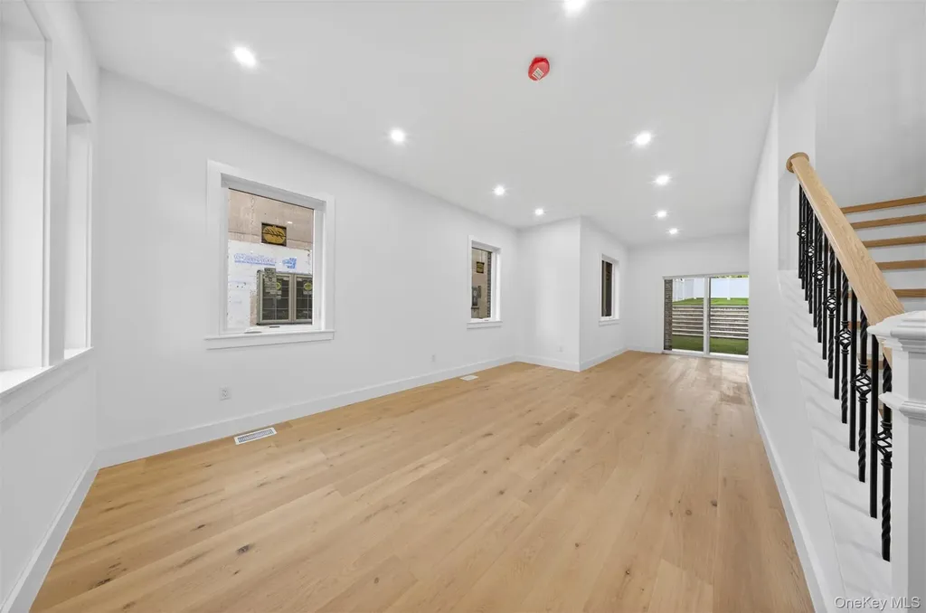 8366 Charlecote Ridge Jamaica NY 11432