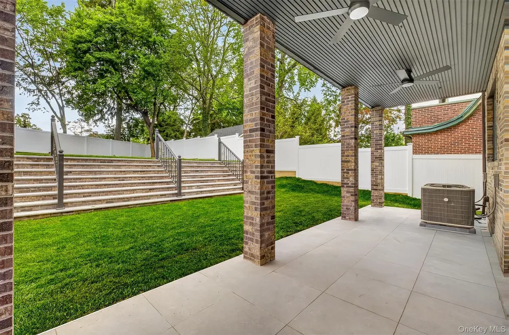8366 Charlecote Ridge Jamaica NY 11432