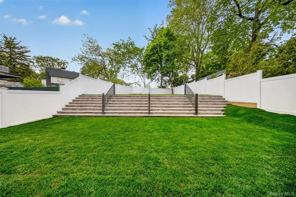 8366 Charlecote Ridge Jamaica NY 11432