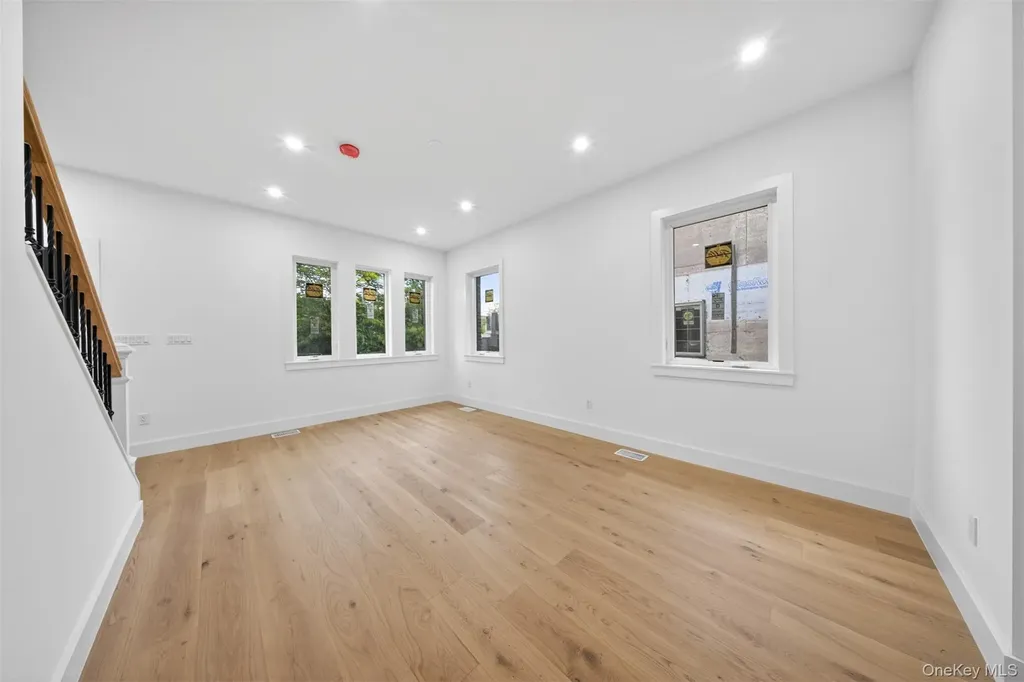 8366 Charlecote Ridge Jamaica NY 11432