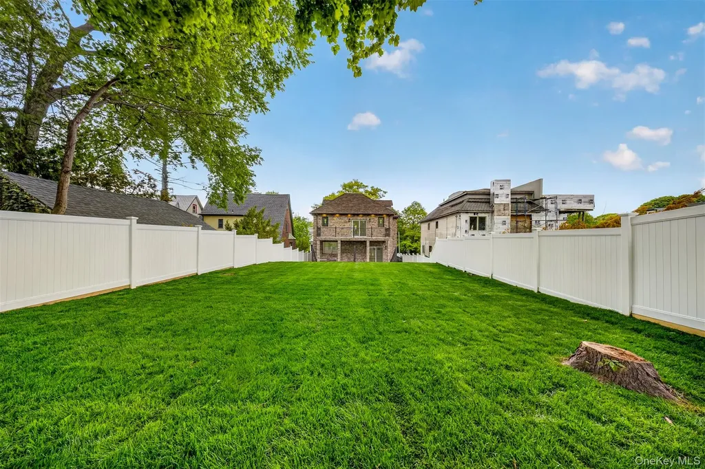 8366 Charlecote Ridge Jamaica NY 11432