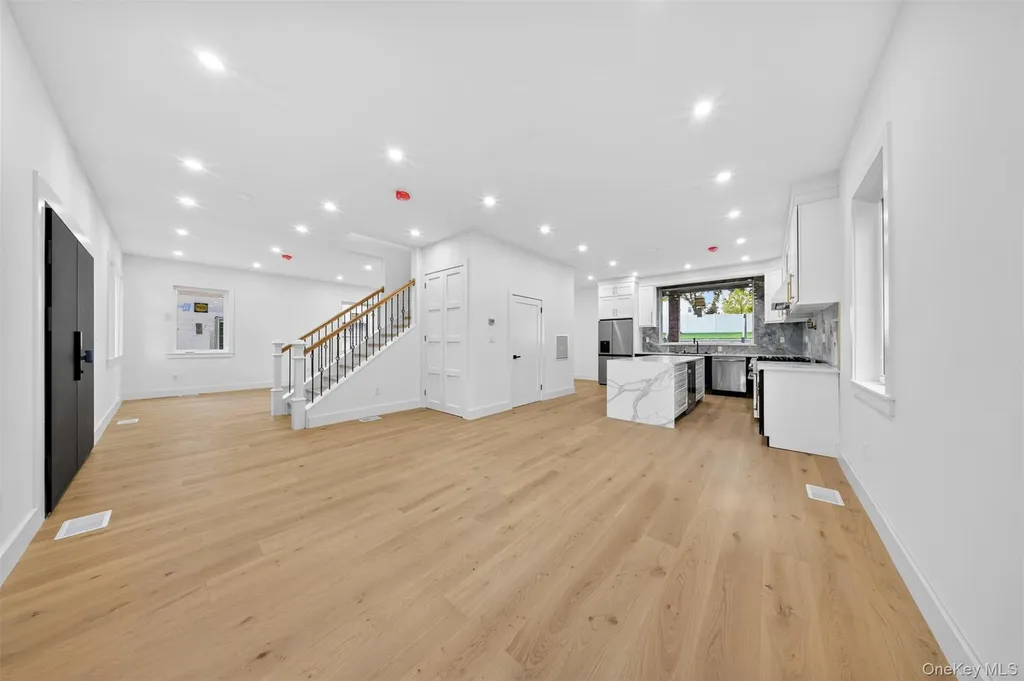 8366 Charlecote Ridge Jamaica NY 11432