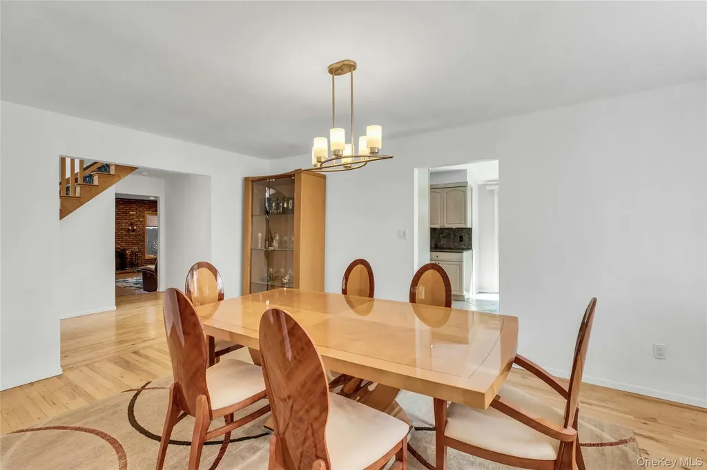 132 Washington Avenue Plainview NY 11803