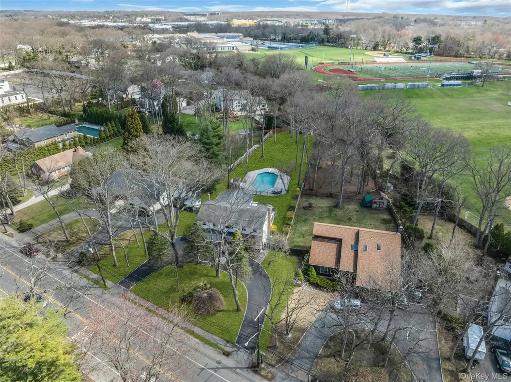 132 Washington Avenue Plainview NY 11803