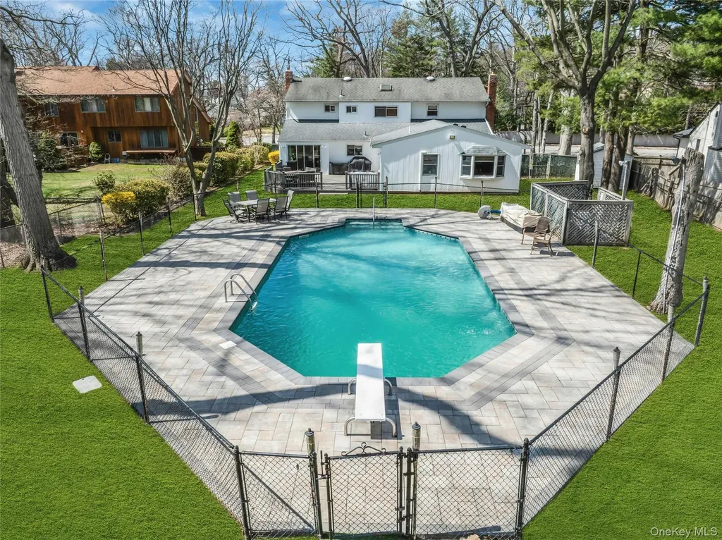 132 Washington Avenue Plainview NY 11803
