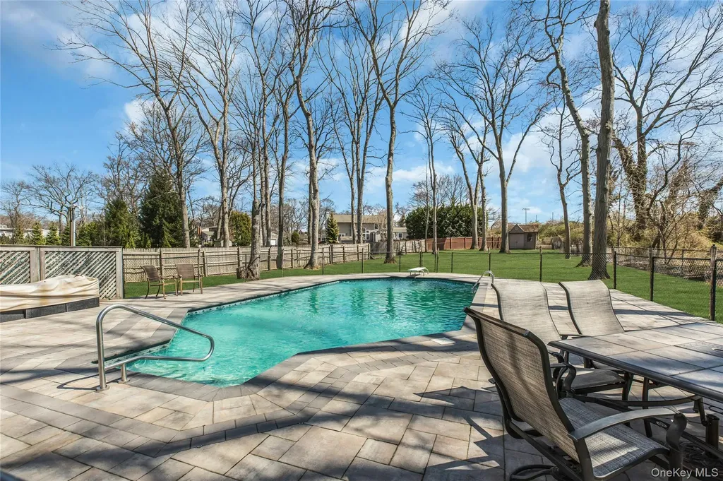 132 Washington Avenue Plainview NY 11803