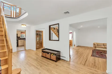 132 Washington Avenue Plainview NY 11803