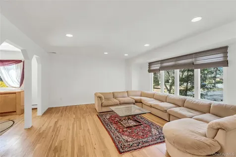 132 Washington Avenue Plainview NY 11803