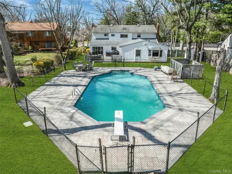132 Washington Avenue Plainview NY 11803