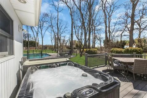 132 Washington Avenue Plainview NY 11803