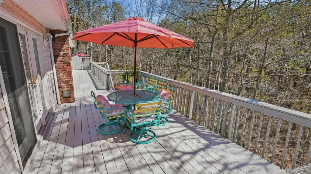 18 Beaver Lane W Westhampton NY 11977