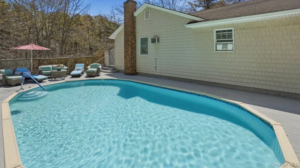 18 Beaver Lane W Westhampton NY 11977