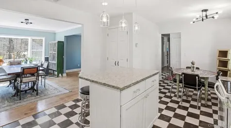 18 Beaver Lane W Westhampton NY 11977