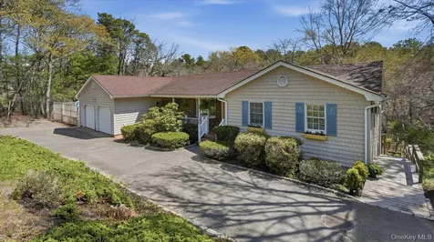 18 Beaver Lane W Westhampton NY 11977