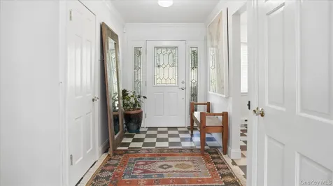 18 Beaver Lane W Westhampton NY 11977