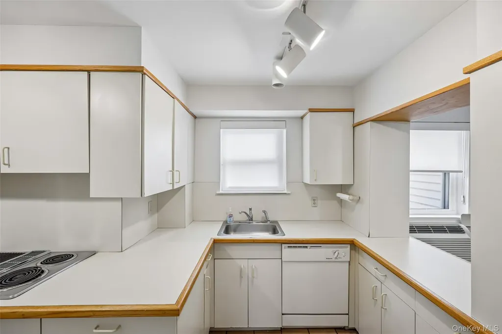 1331 Broadway Hewlett NY 11557