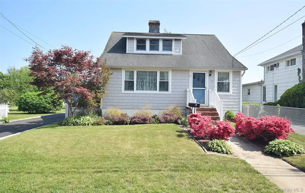 Lindenhurst NY 11757